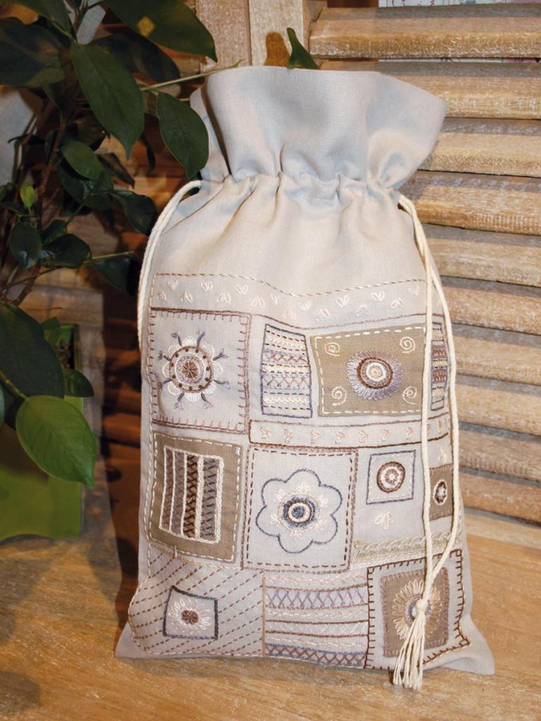 Pochette grise | Modèle à broder à télécharger